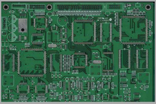 pcb雙層板中過(guò)孔和焊盤(pán)的區(qū)別